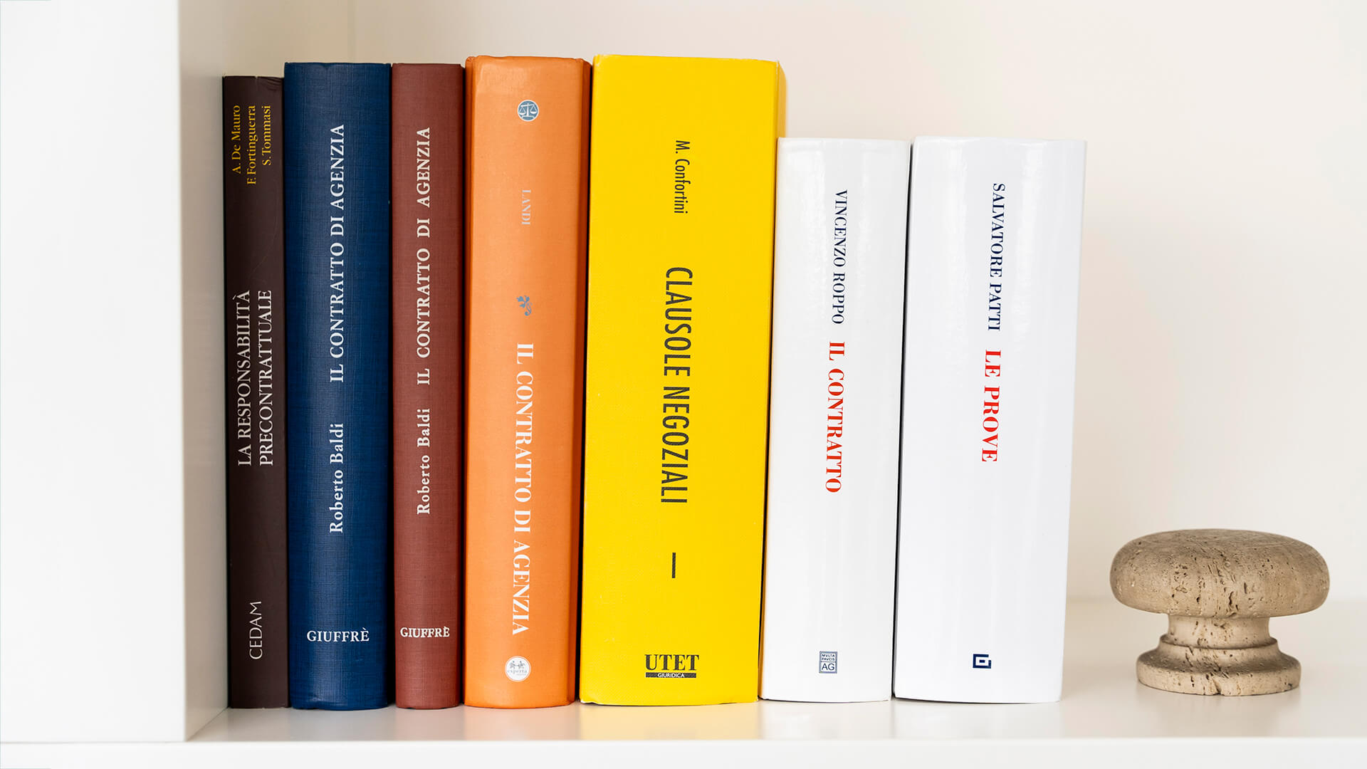 immagine avvocato contrattualistica